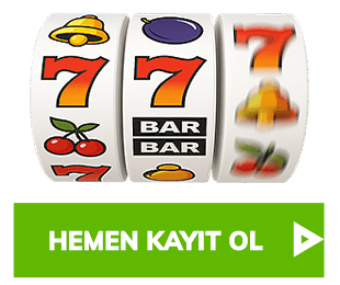 Slot makinesi üzerinde 777 sembolleri ve yeşil Hemen Kayıt Ol butonu